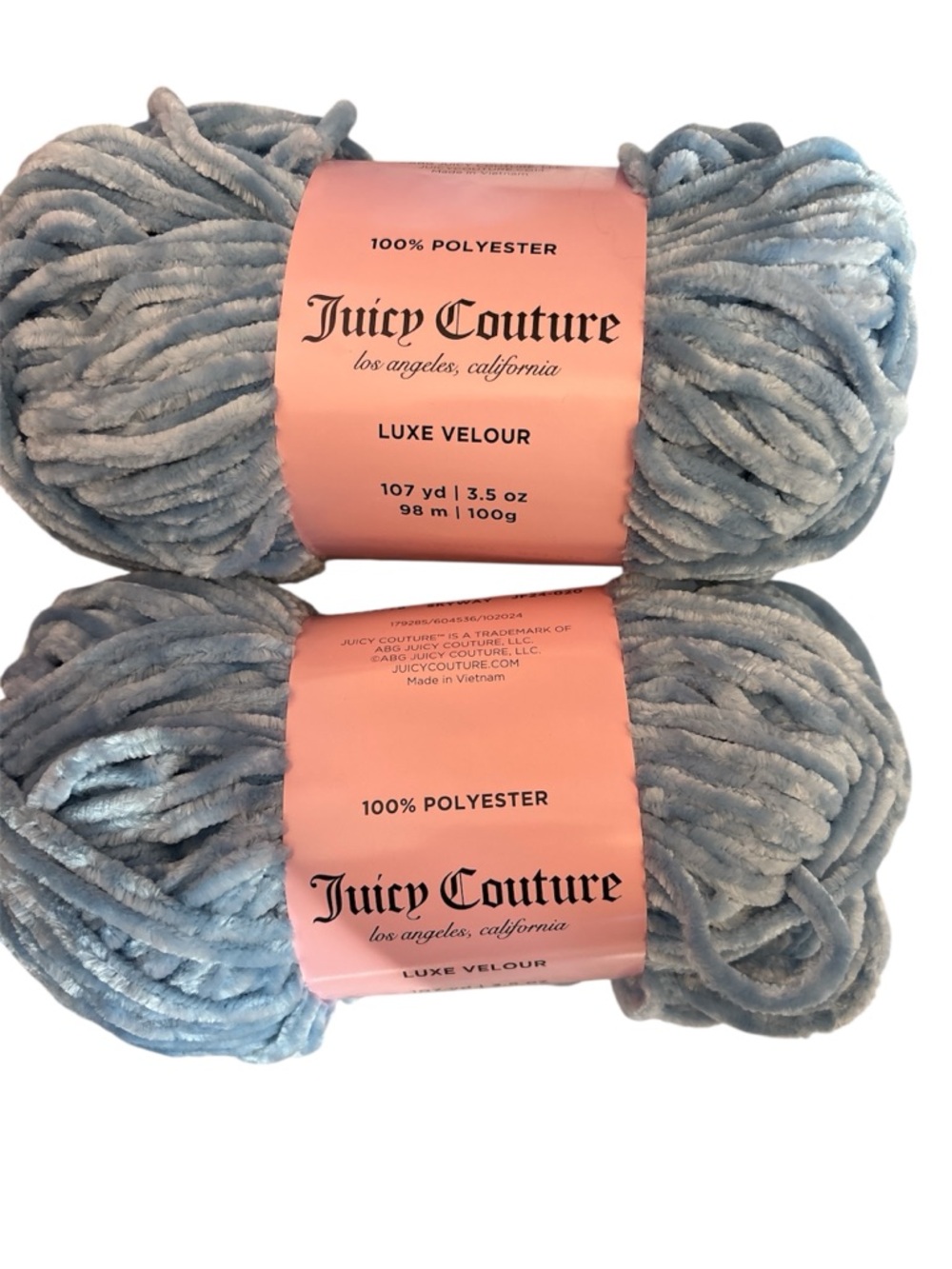 Juicy Couture Skyway Luxe Velvet Yarn - Blue